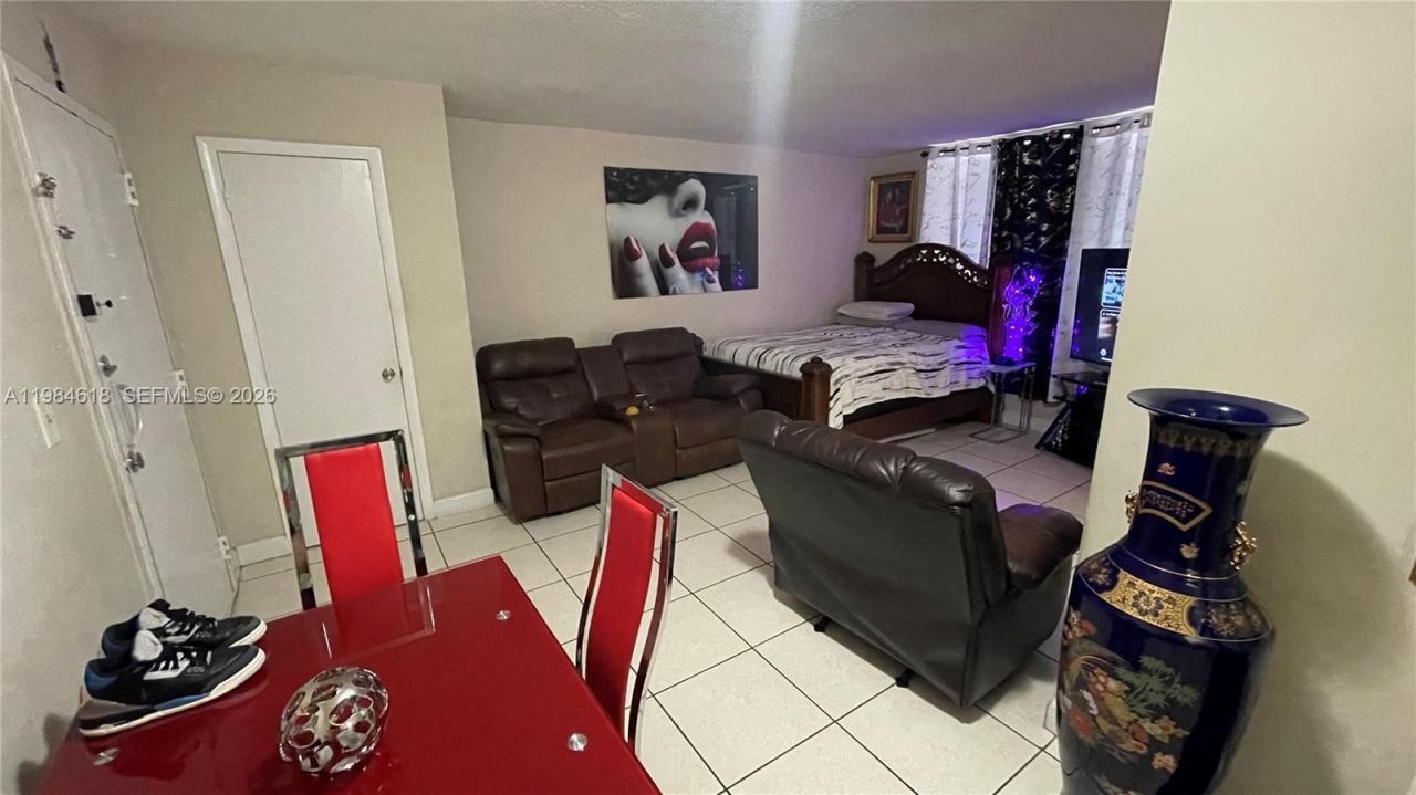 1805 W 56th St, Unit 113, Hialeah, FL 33012 Photo