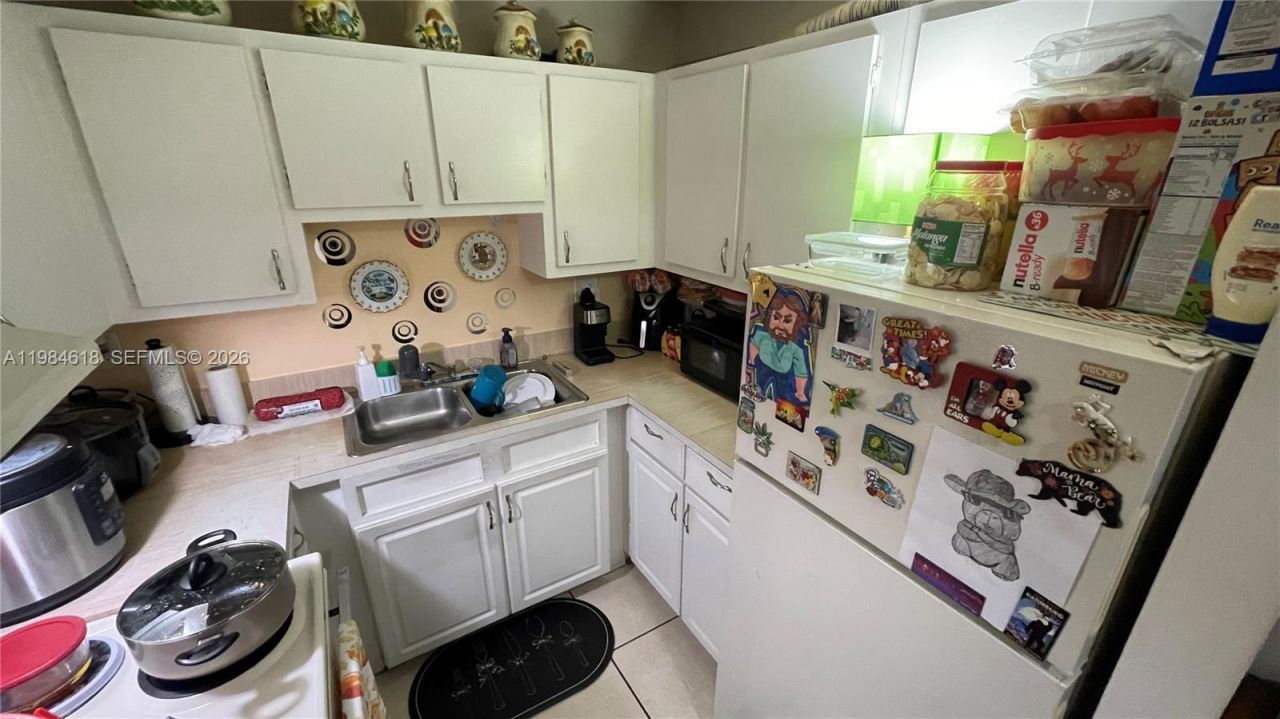 1805 W 56th St, Unit 113, Hialeah, FL 33012 Photo