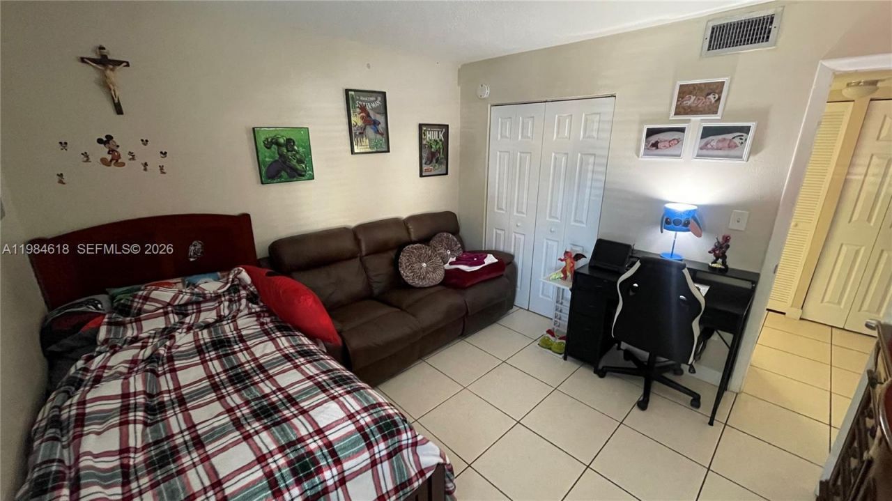 1805 W 56th St, Unit 113, Hialeah, FL 33012 Photo