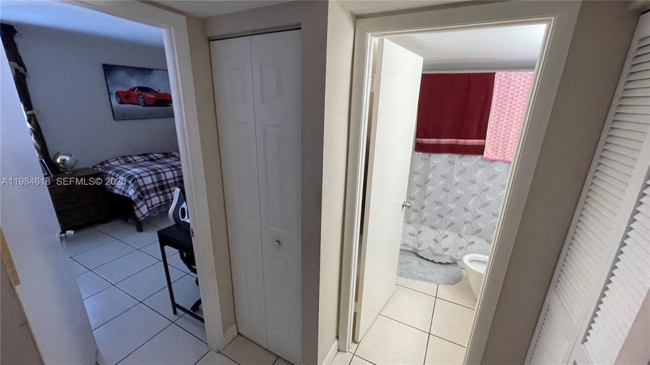 1805 W 56th St, Unit 113, Hialeah, FL 33012 Photo