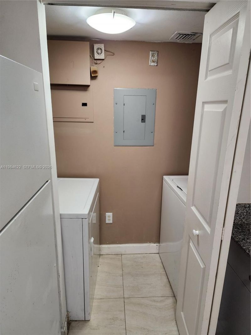 2451 Centergate Dr, Unit 301, Miramar, FL 33025 Photo