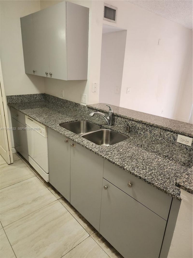 2451 Centergate Dr, Unit 301, Miramar, FL 33025 Photo