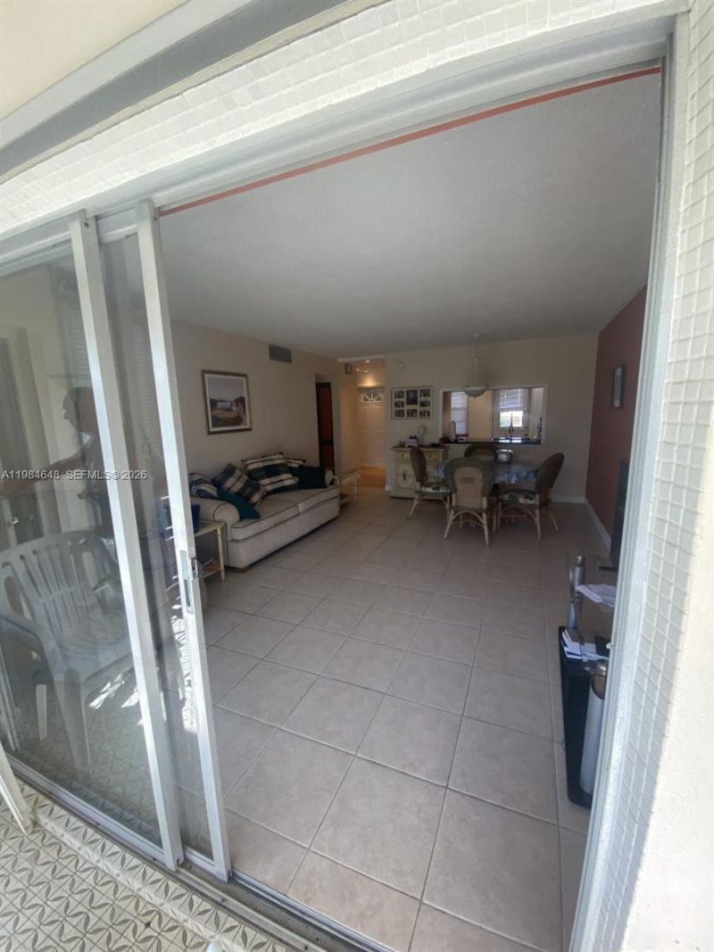 200 NE 14th Ave, Unit 419, Hallandale Beach, FL 33009 Photo