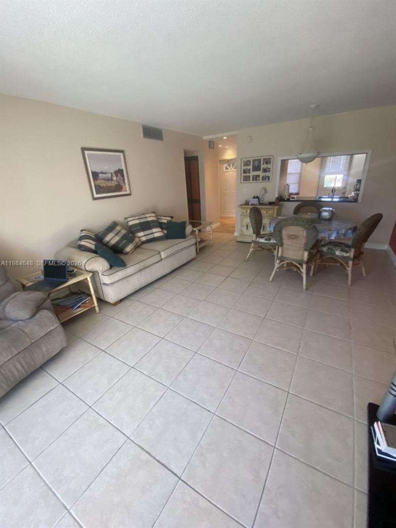 200 NE 14th Ave, Unit 419, Hallandale Beach, FL 33009 Photo