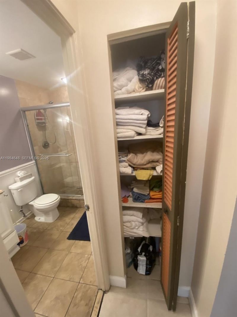 200 NE 14th Ave, Unit 419, Hallandale Beach, FL 33009 Photo