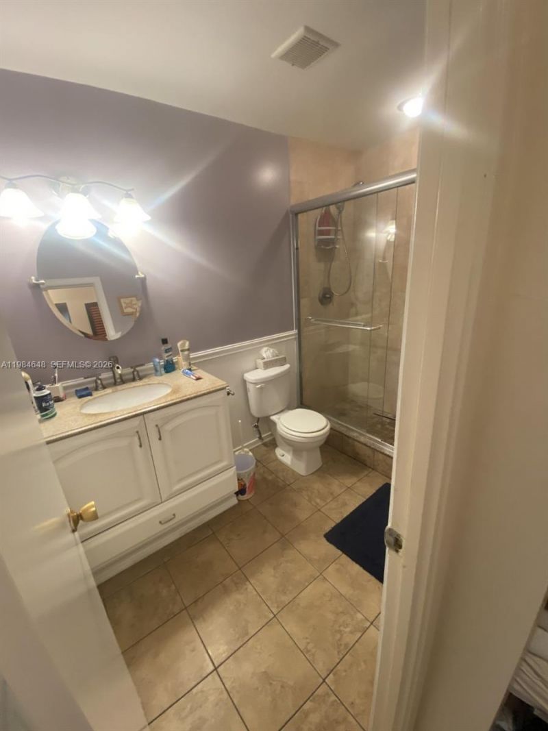 200 NE 14th Ave, Unit 419, Hallandale Beach, FL 33009 Photo