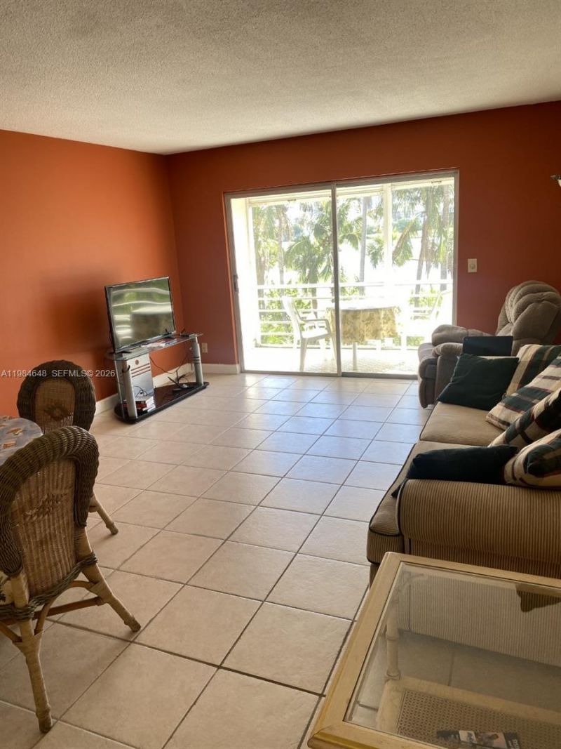 200 NE 14th Ave, Unit 419, Hallandale Beach, FL 33009 Photo