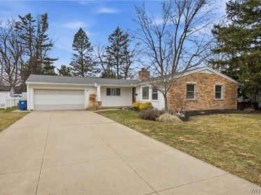 28 Fox Chapel Road, Buffalo, NY 14221