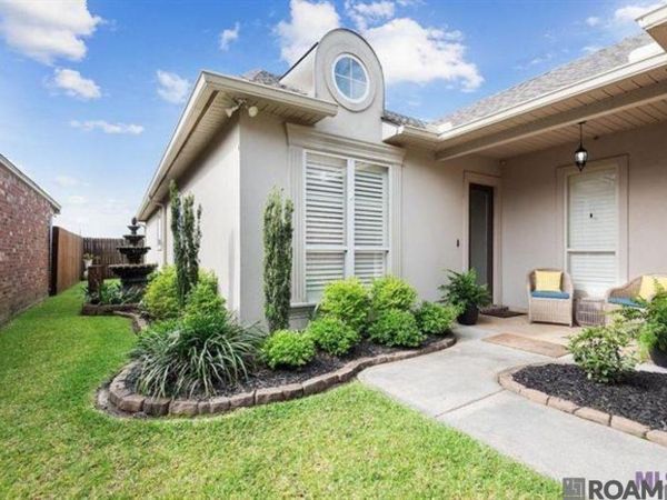 5432 Courtyard Dr, Gonzales, LA 70737