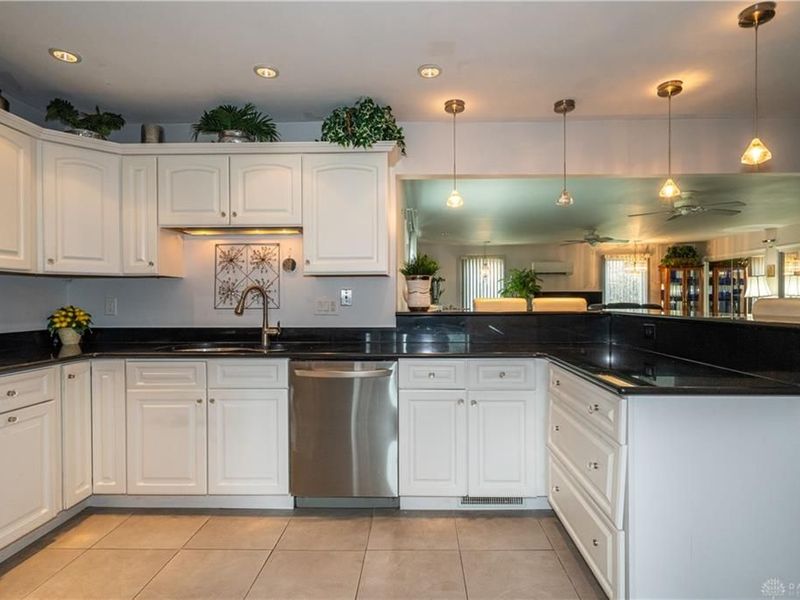 1033 Burchcliff Circle, West Carrollton, OH 45449 Photo 7