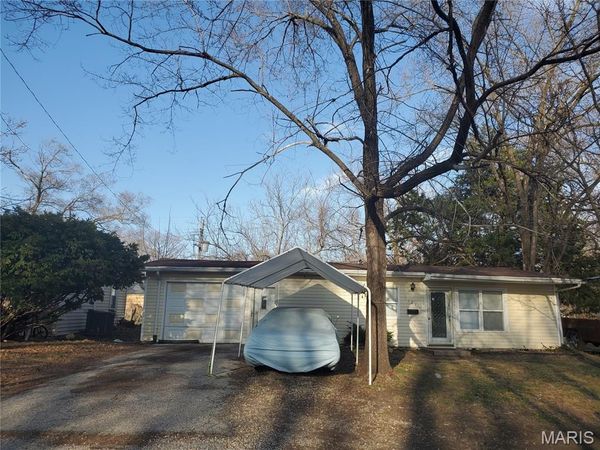 1121 St Helena Drive, Cahokia, IL 62206