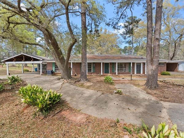 706 E Mary Lee Street, Plain Dealing, LA 71064