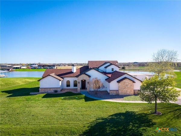 925 River Ranch Circle, Martindale, TX 78655