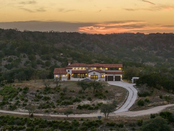 217 Saddle Wood, Comfort, TX 78013