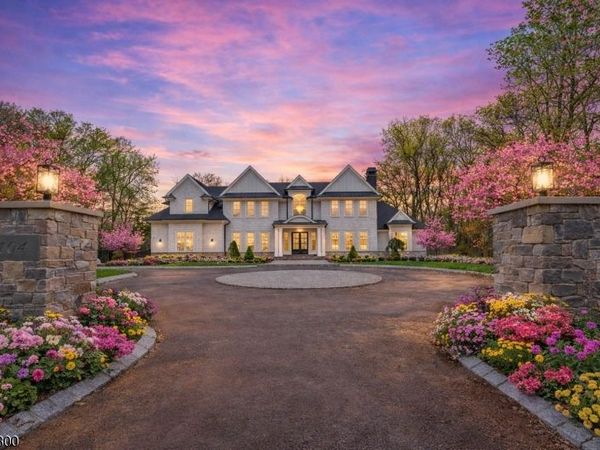 104 Chestnut Ridge Rd, Saddle River, NJ 07458