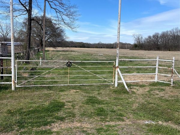 Conifer Road, Henryetta, OK 74437