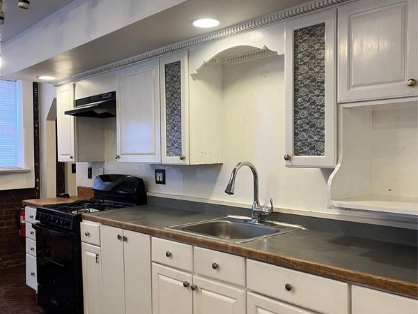 22 East Main Street , Middletown, NY 10940