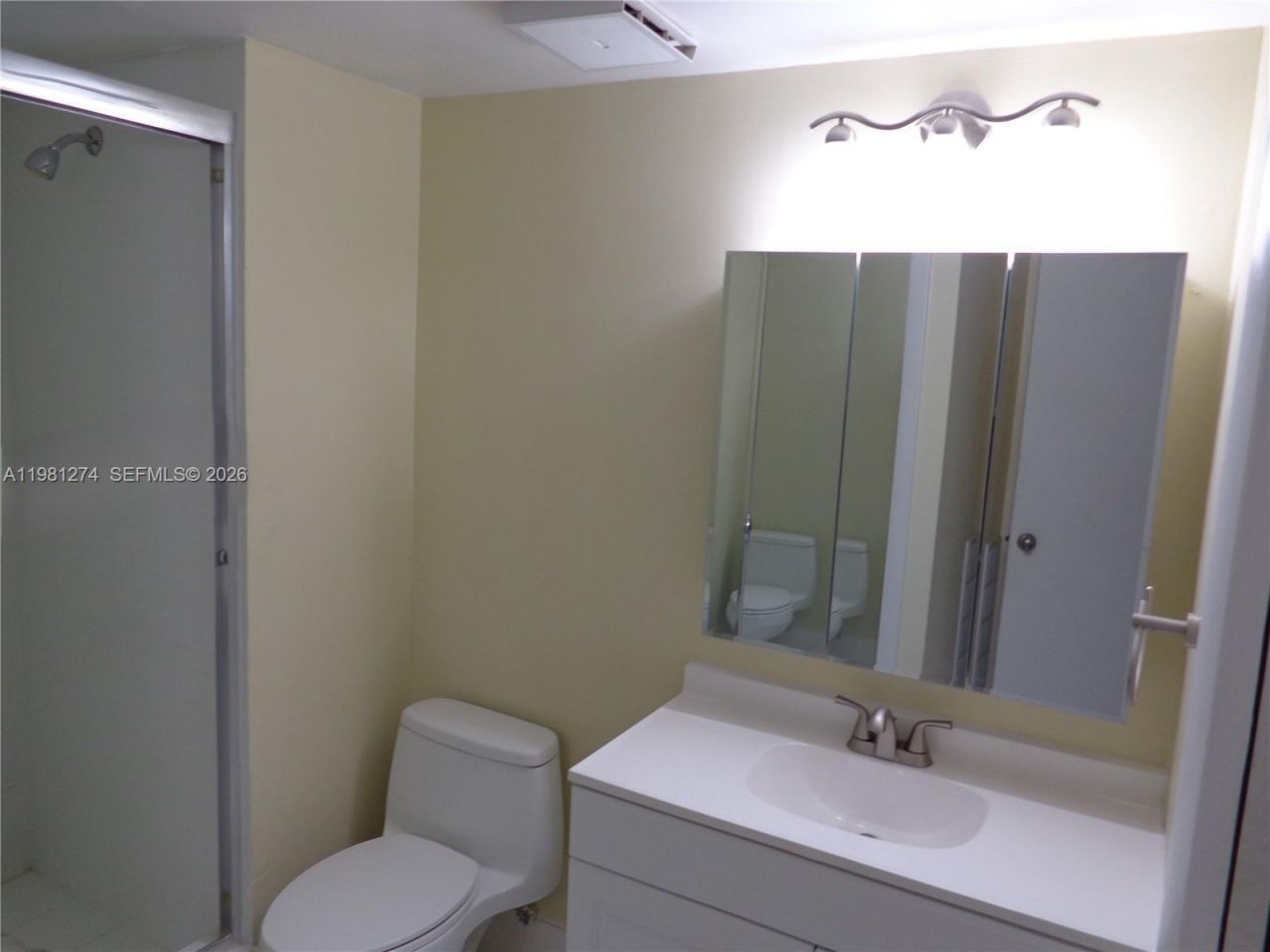 305 Lakeview Dr , Unit 101, Weston, FL 33326 Photo