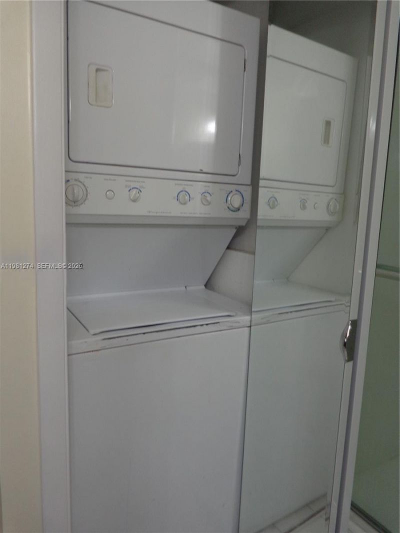 305 Lakeview Dr , Unit 101, Weston, FL 33326 Photo