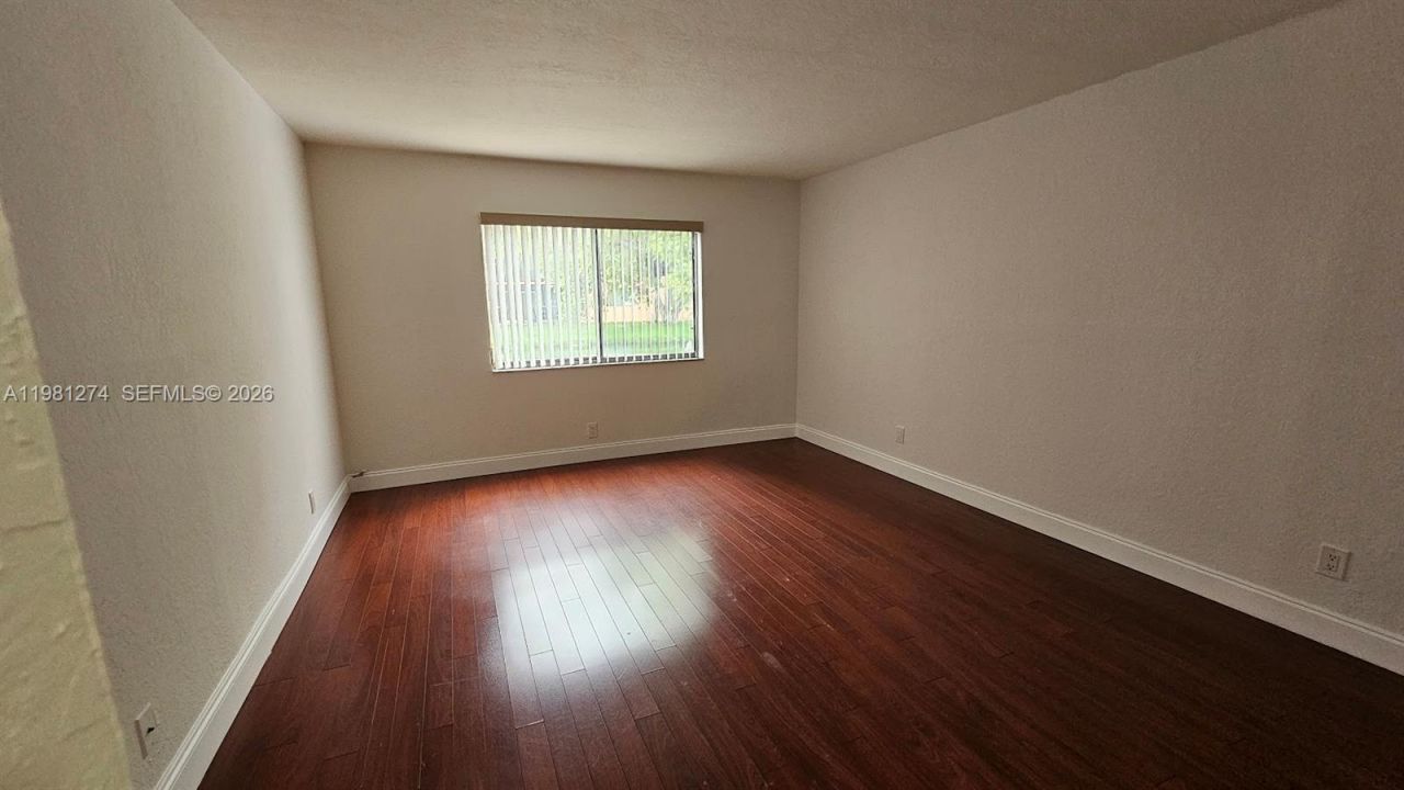 305 Lakeview Dr , Unit 101, Weston, FL 33326 Photo