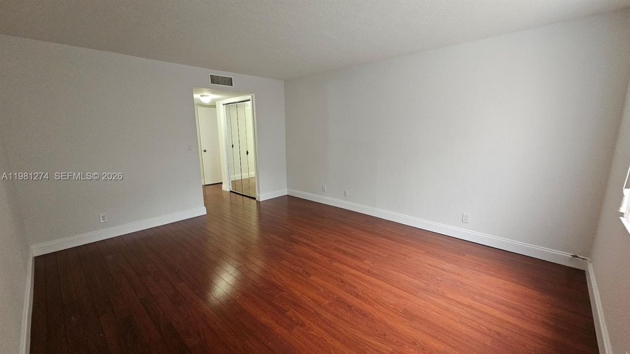 305 Lakeview Dr , Unit 101, Weston, FL 33326 Photo