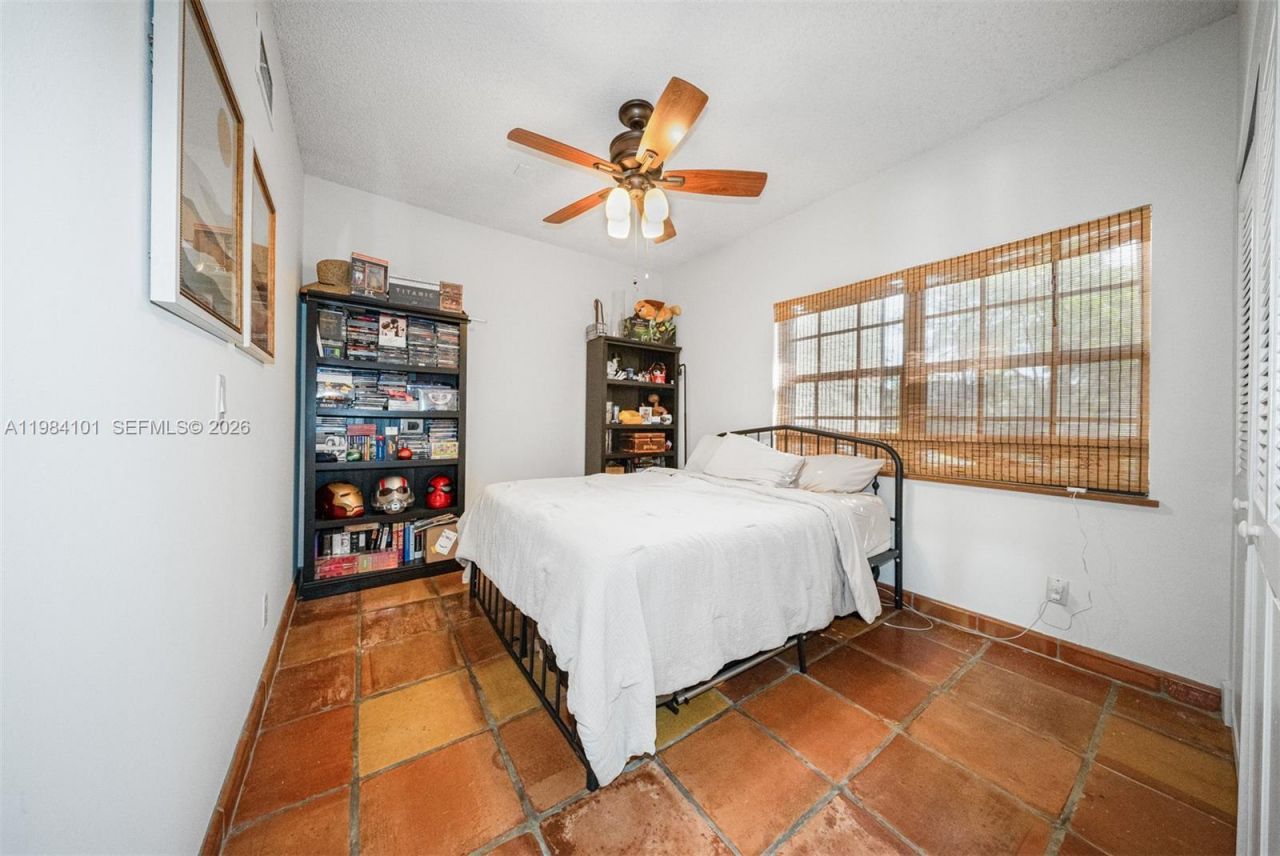 10141 Woodbury Ct , Pembroke Pines, FL 33026 Photo