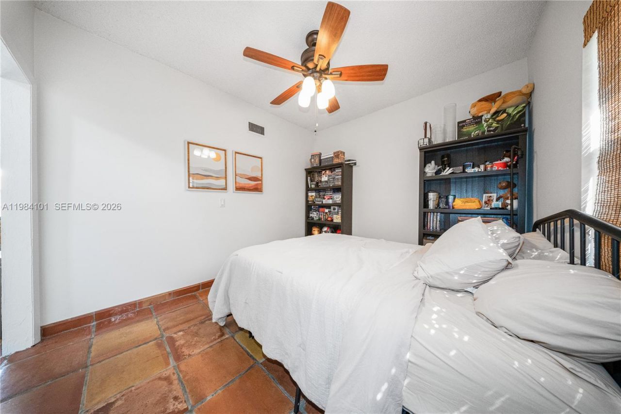 10141 Woodbury Ct , Pembroke Pines, FL 33026 Photo