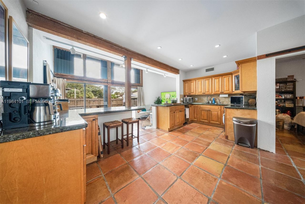 10141 Woodbury Ct , Pembroke Pines, FL 33026 Photo