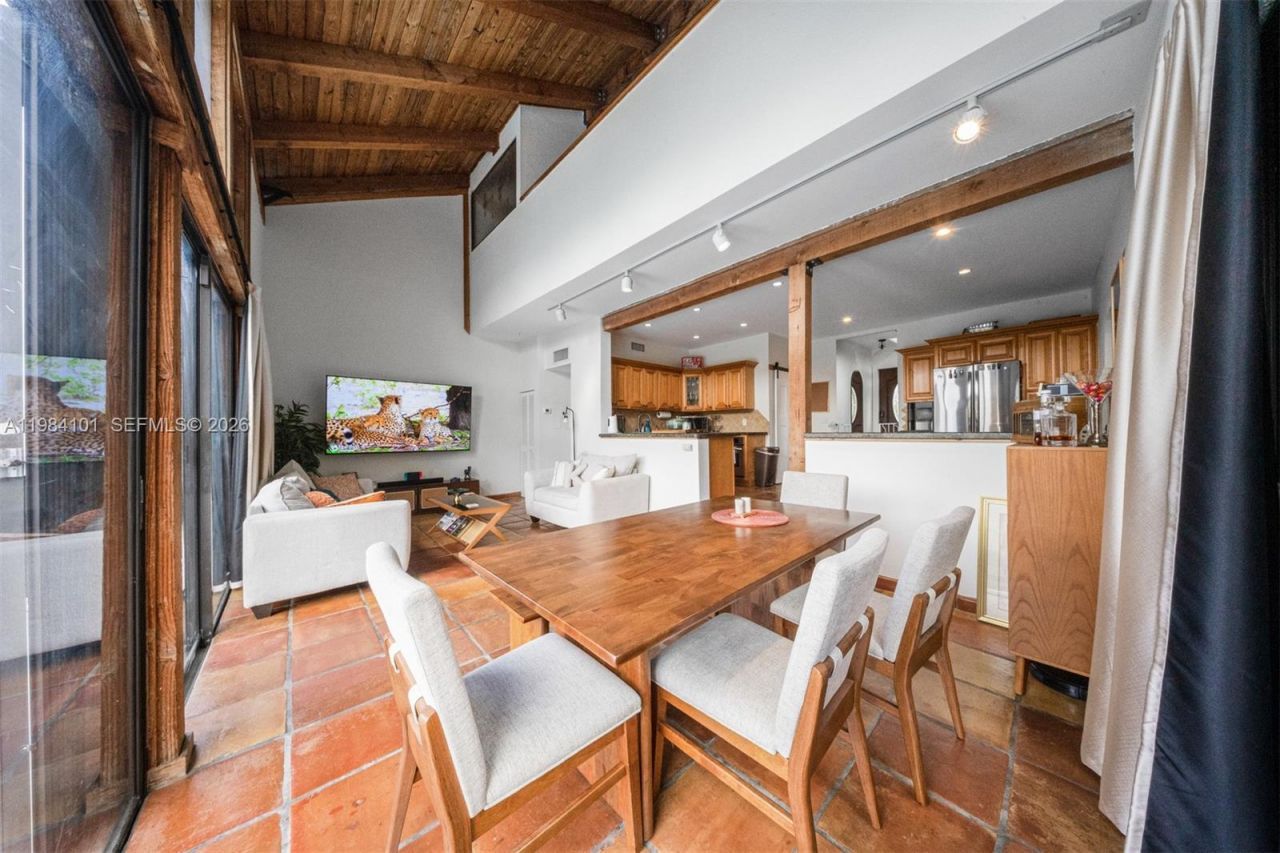 10141 Woodbury Ct , Pembroke Pines, FL 33026 Photo