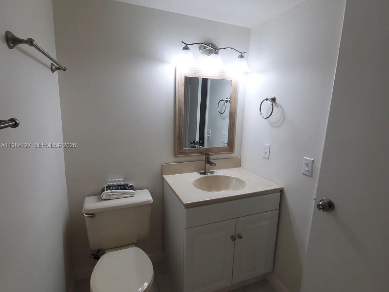 10885 NW 7th St, Unit 21-33, Miami, FL 33172 Photo