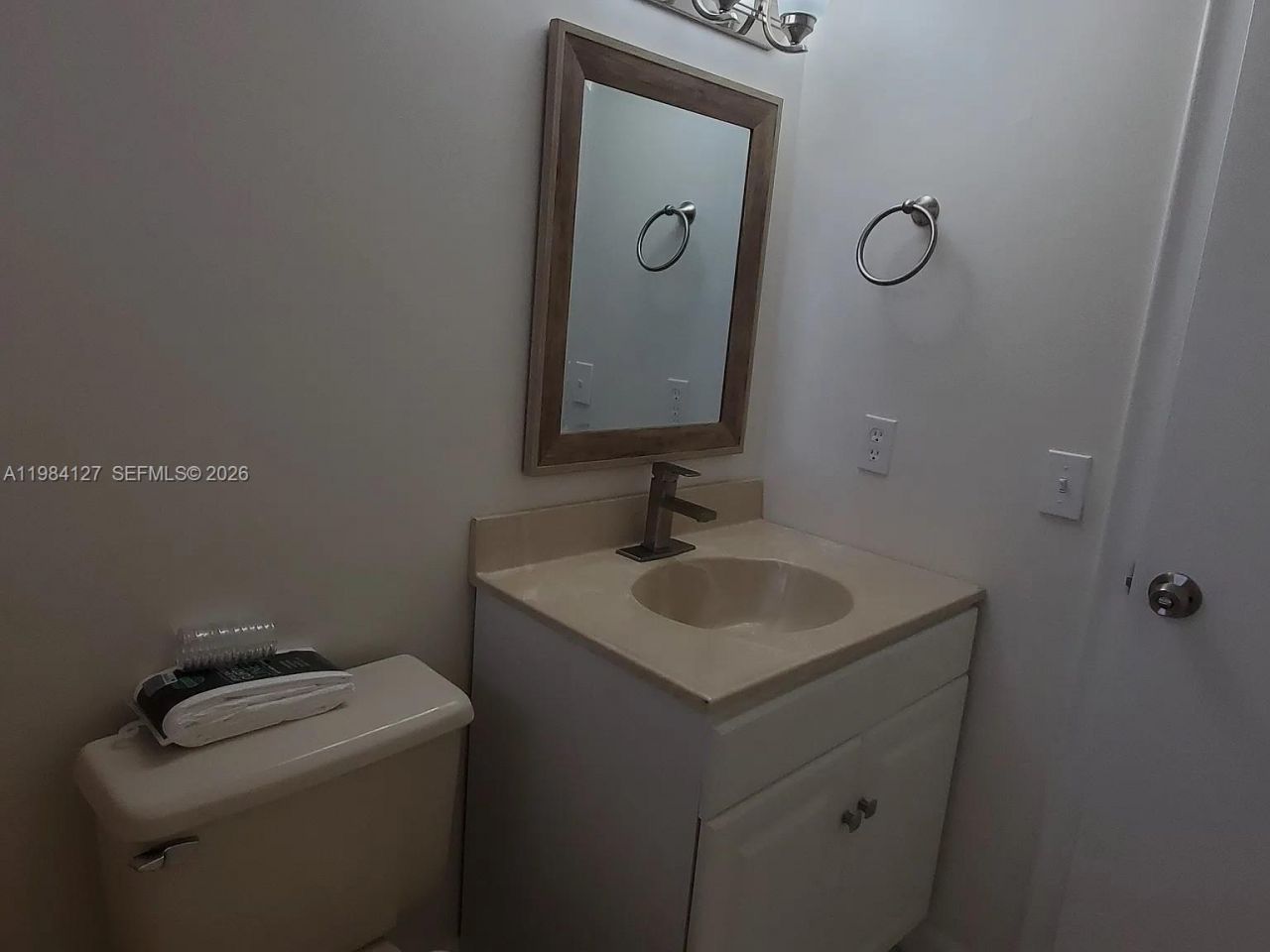 10885 NW 7th St, Unit 21-33, Miami, FL 33172 Photo