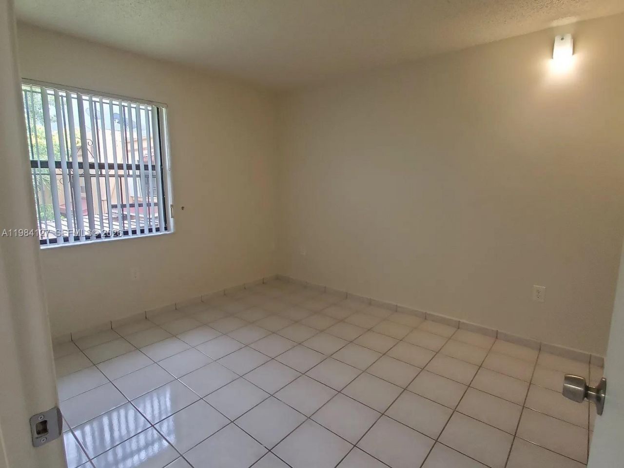 10885 NW 7th St, Unit 21-33, Miami, FL 33172 Photo
