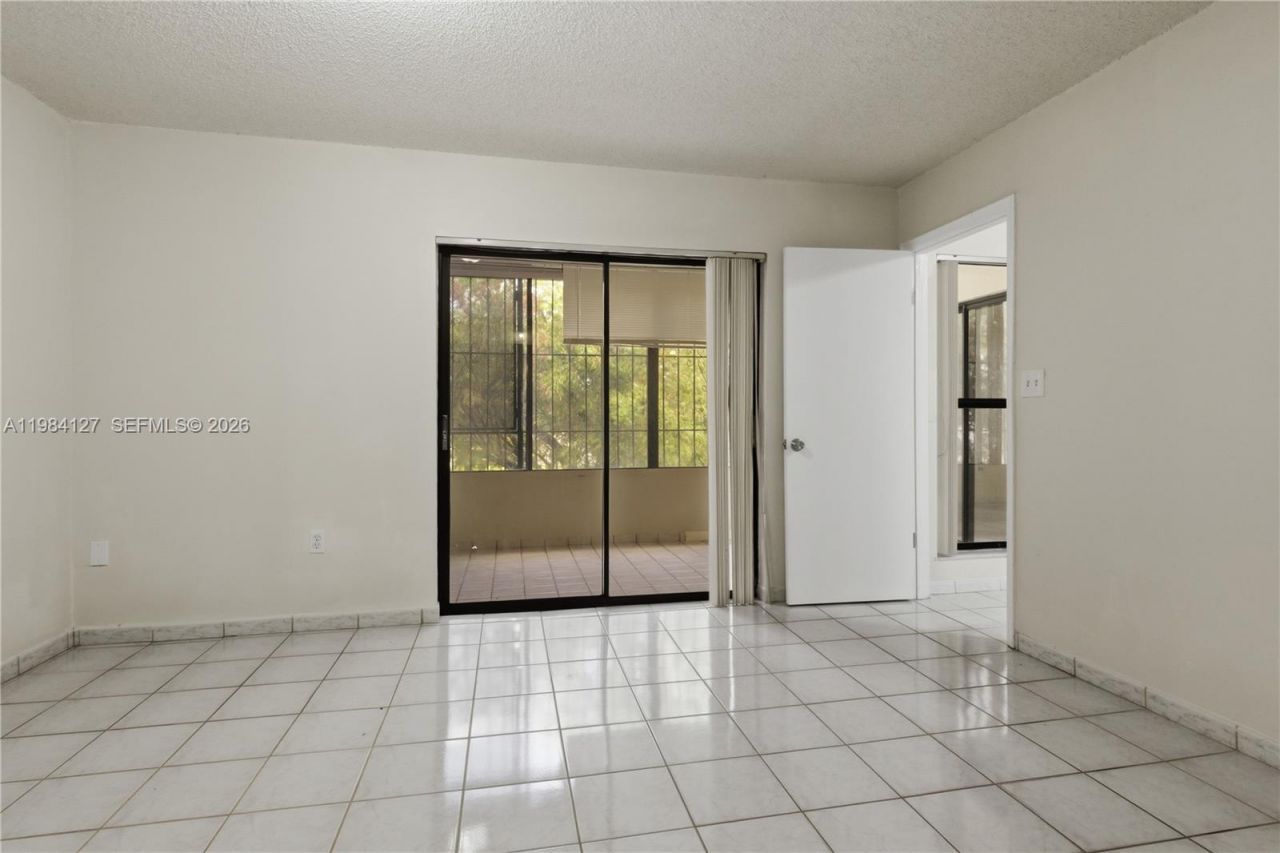 10885 NW 7th St, Unit 21-33, Miami, FL 33172 Photo