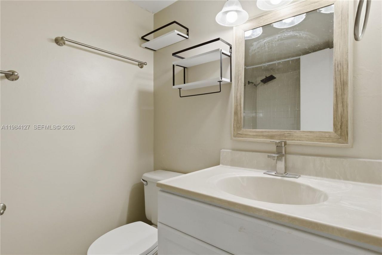 10885 NW 7th St, Unit 21-33, Miami, FL 33172 Photo