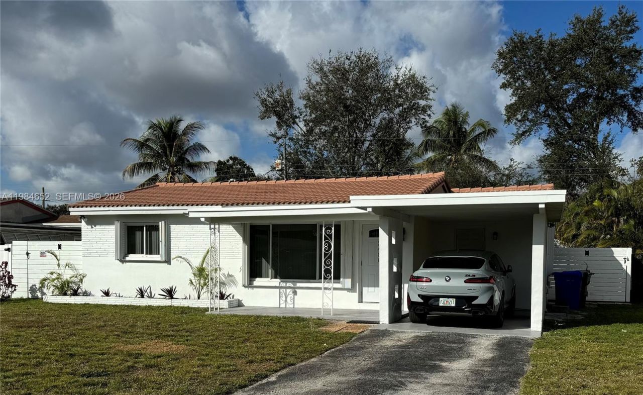 2400 N 57th Way, Hollywood, FL 33021 Photo