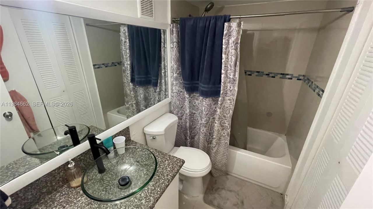 17505 NW 67th Pl, Unit I-11, Hialeah, FL 33015 Photo