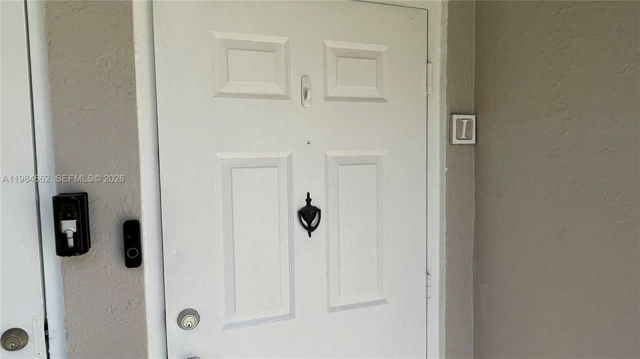 17505 NW 67th Pl, Unit I-11, Hialeah, FL 33015 Photo