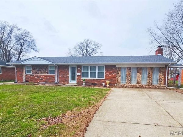 125 Marilyn Drive , Swansea, IL 62226