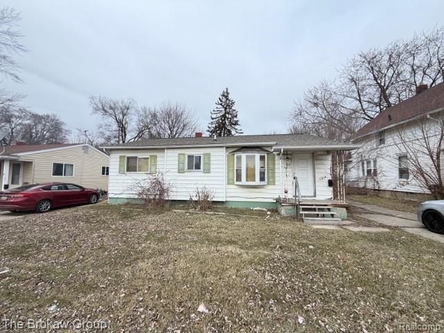 1514 W Atherton Road, Flint, MI 48507 Main Photo