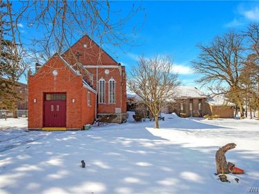 9 Bristol Avenue, Lockport, NY 14094