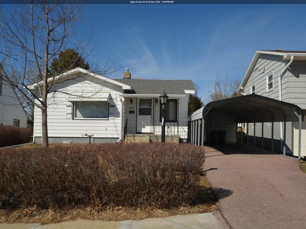 2307 W 14th St, Sioux City, IA 51103