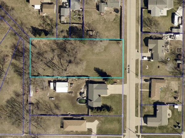 2115 Beck St, Sioux City, IA 51102