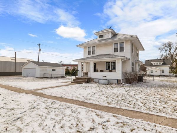 401 13th Street, Dallas Center, IA 50063