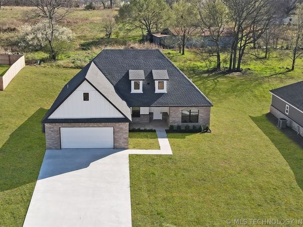 890 E Harlan Drive, Tahlequah, OK 74464