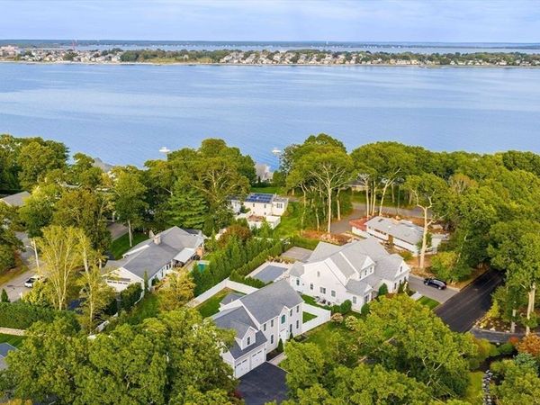 87 Sol E Mar St, Dartmouth, MA 02748