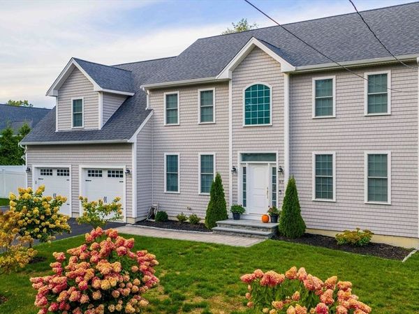 87 Sol E Mar St, Dartmouth, MA 02748