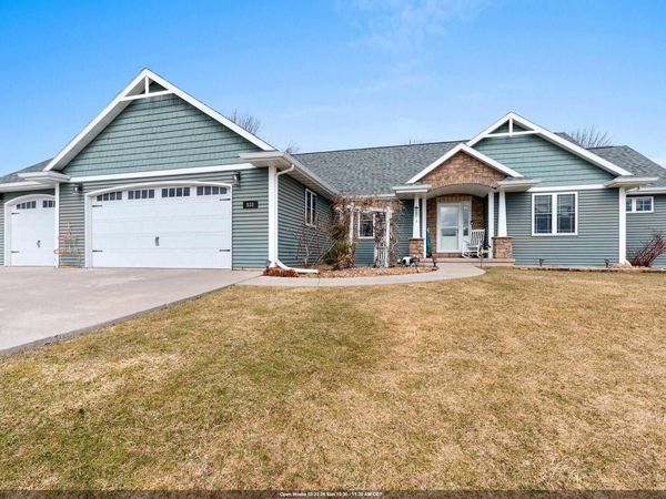 833 WHISPERING WAY, Omro, WI 54963