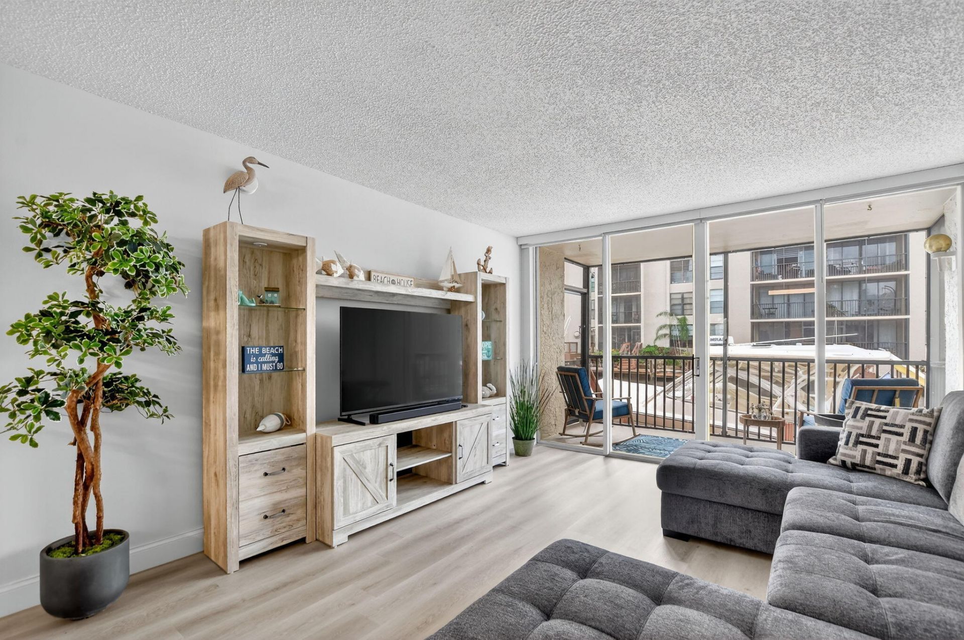 8 Royal Palm Way, Unit 107, Boca Raton, FL 33432 Photo