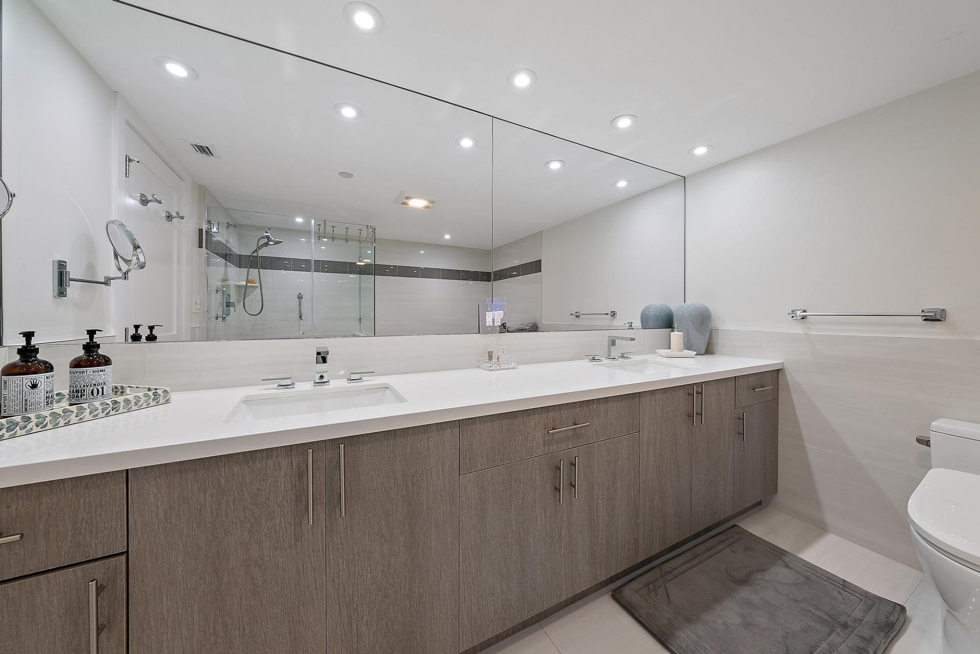 5070 N Ocean Drive, Riviera Beach, FL 33404 Photo