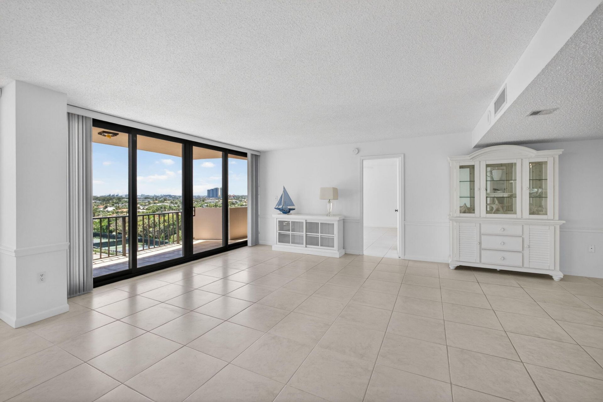 4200 N Ocean Drive, Unit 2-804, Singer Island, FL 33404 Photo